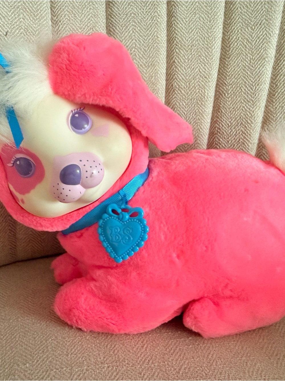 Hasbro 1993 bunny, surprise, neon, hot pink with one baby bunny